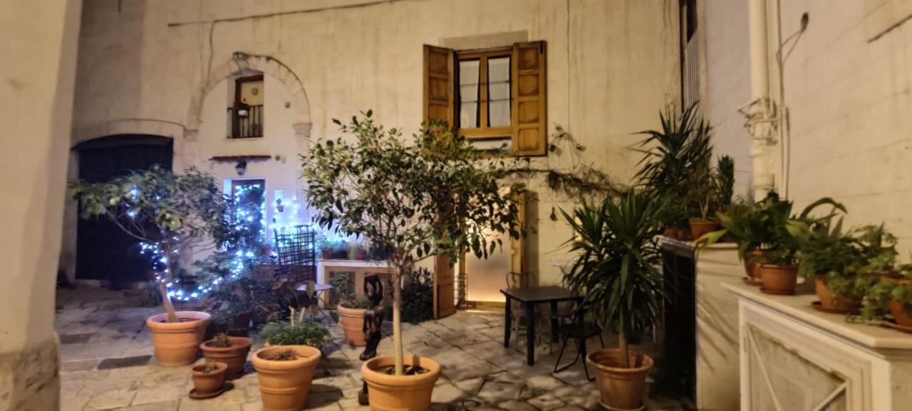 Traditional In Old Appartement *